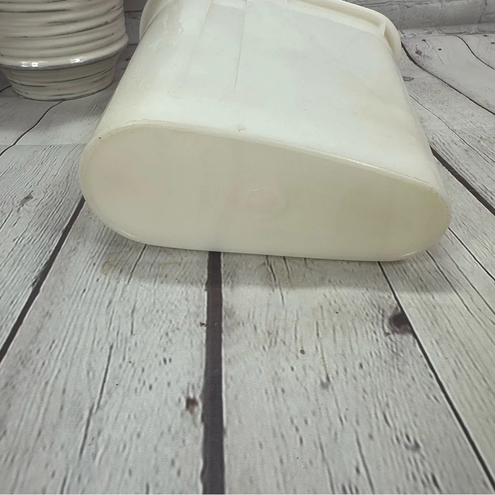 vintage tupperware 2 quart beverage container set